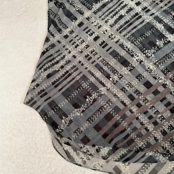 CAbi Sleeveless Plaid Floral Blouse Gray Black Lightweight Casual Dressy Top M - Picture 8 of 15